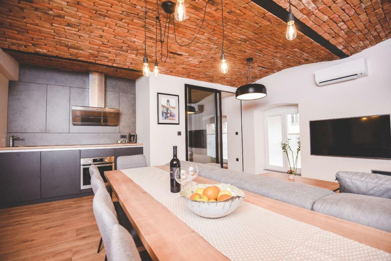 Apartman M&M Rijeka Exteriör bild