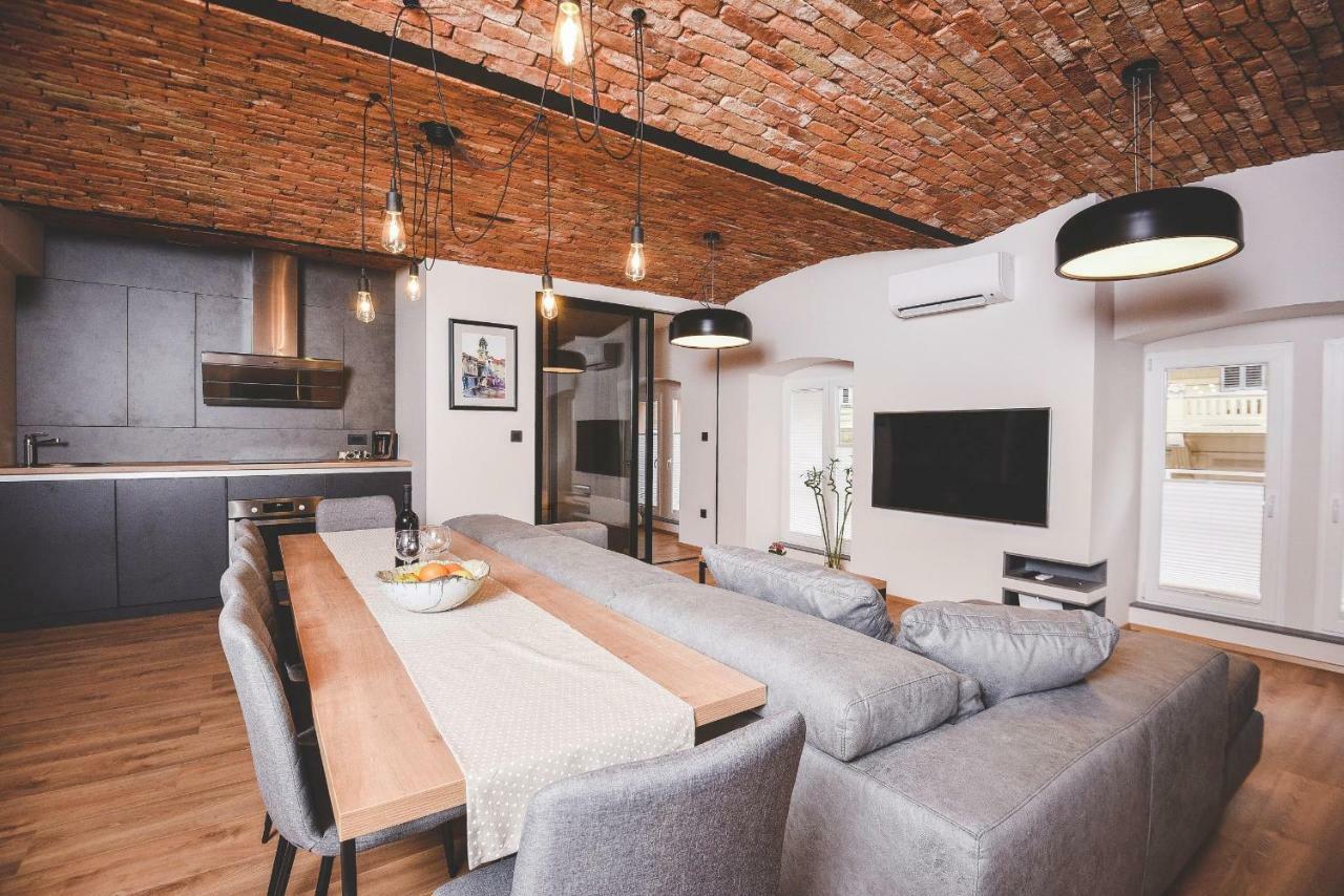 Apartman M&M Rijeka Exteriör bild