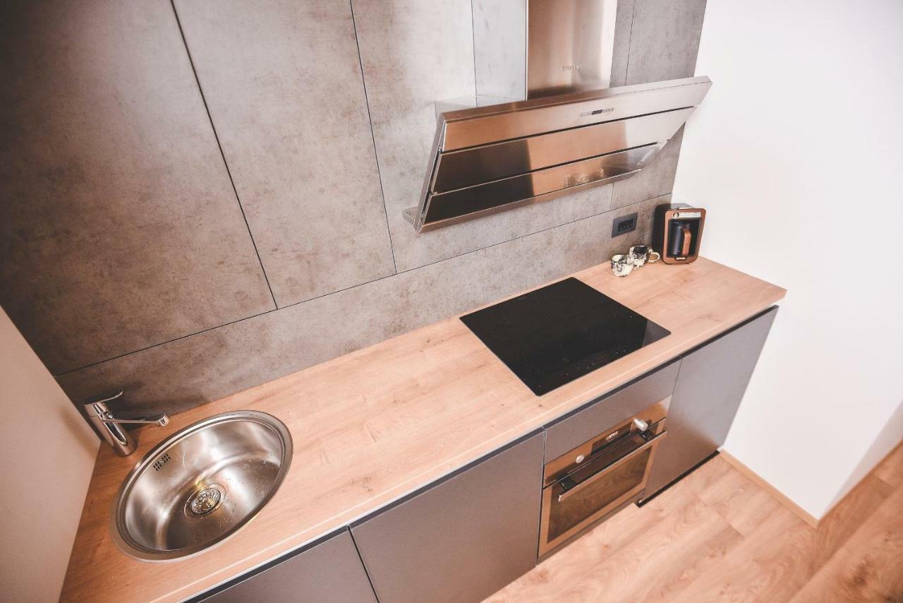 Apartman M&M Rijeka Exteriör bild